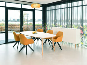 Castelijn kantoormeubilair Den Haag vergadertafel Heering Office