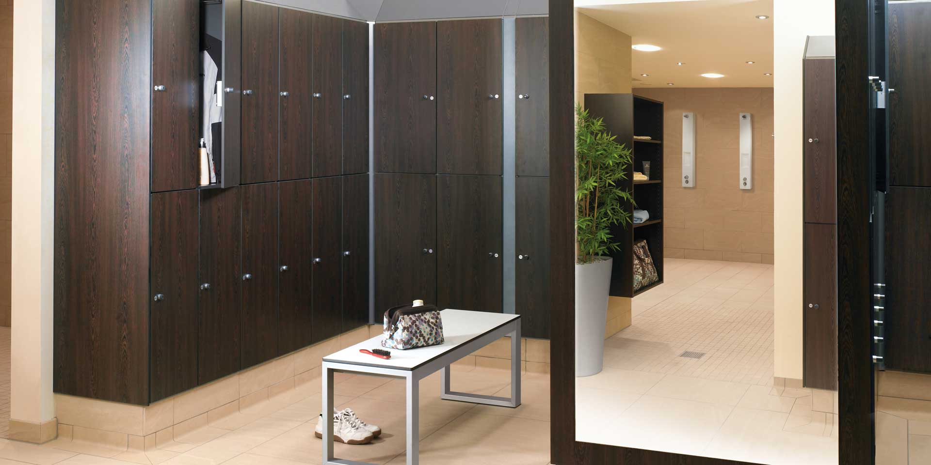 Scheeres kantoormeubelen Den Haag prefino garderobekast Heering Office