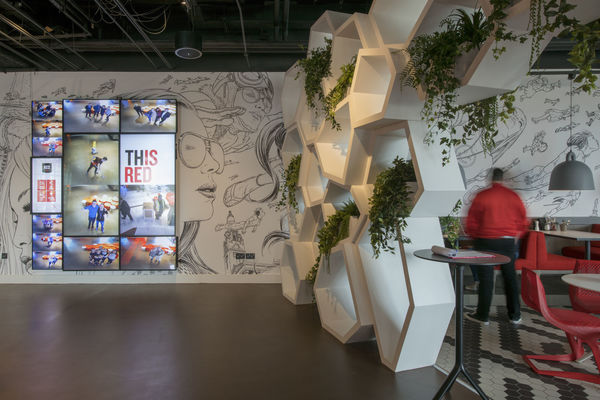 Vescom kantoormeubelen Den Haag wallvisual 2 Heering Office