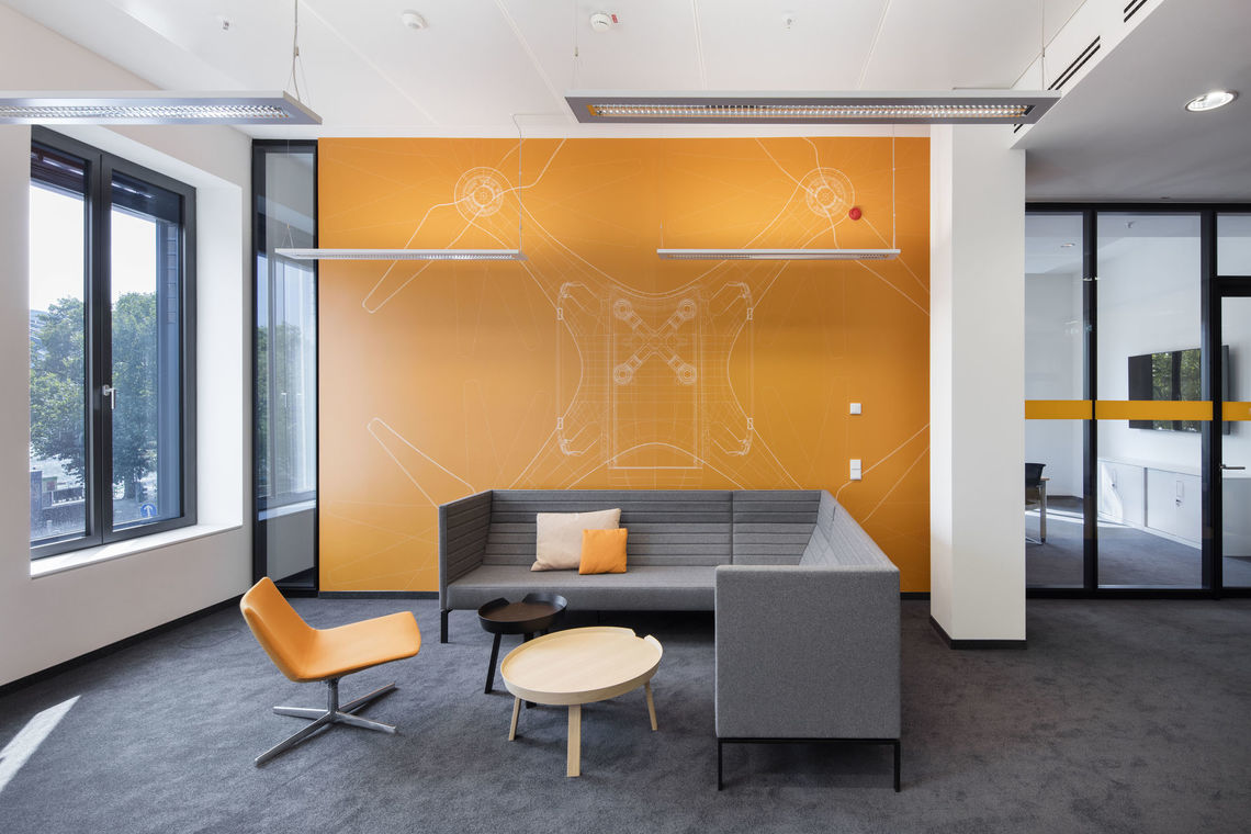 Vescom kantoormeubilair Den Haag wallvisual 3 Heering Office