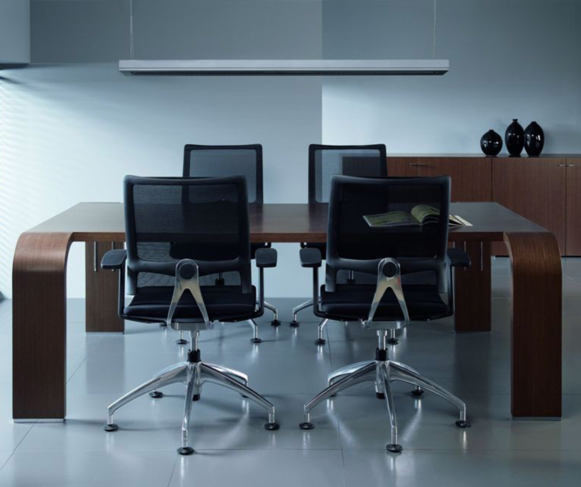 mikomax kantoormeubelen Den Haag tess vergadertafel Heering Office