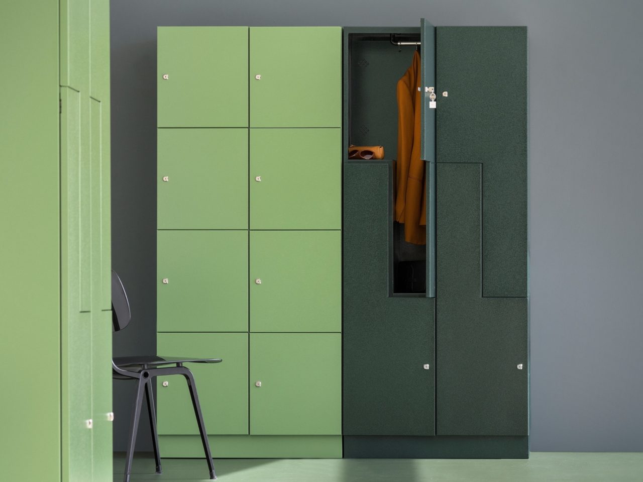 locker Van Esch Heering Office Den Haag