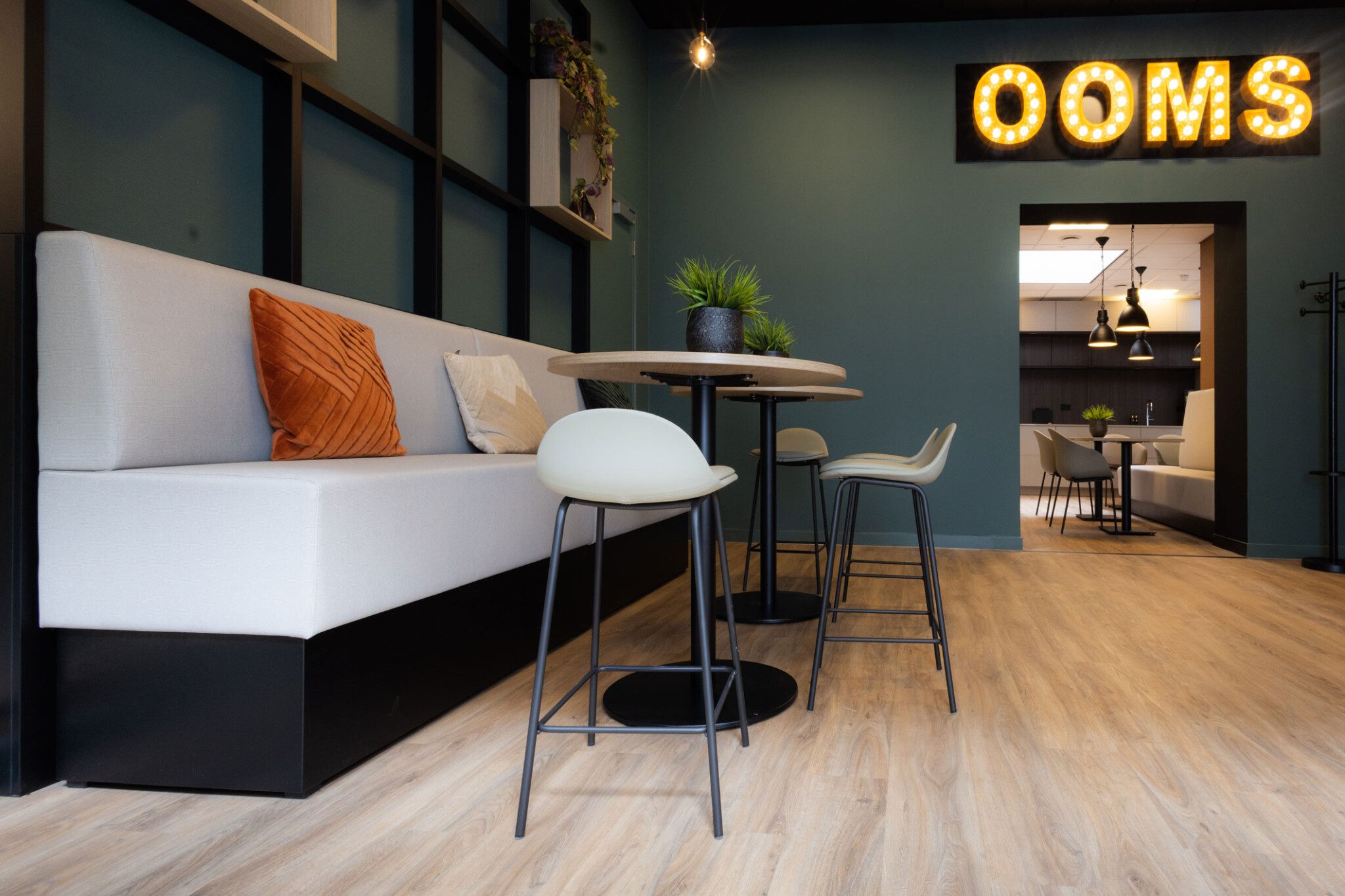 inrichting Ooms Makelaars door Heering Office Den Haag