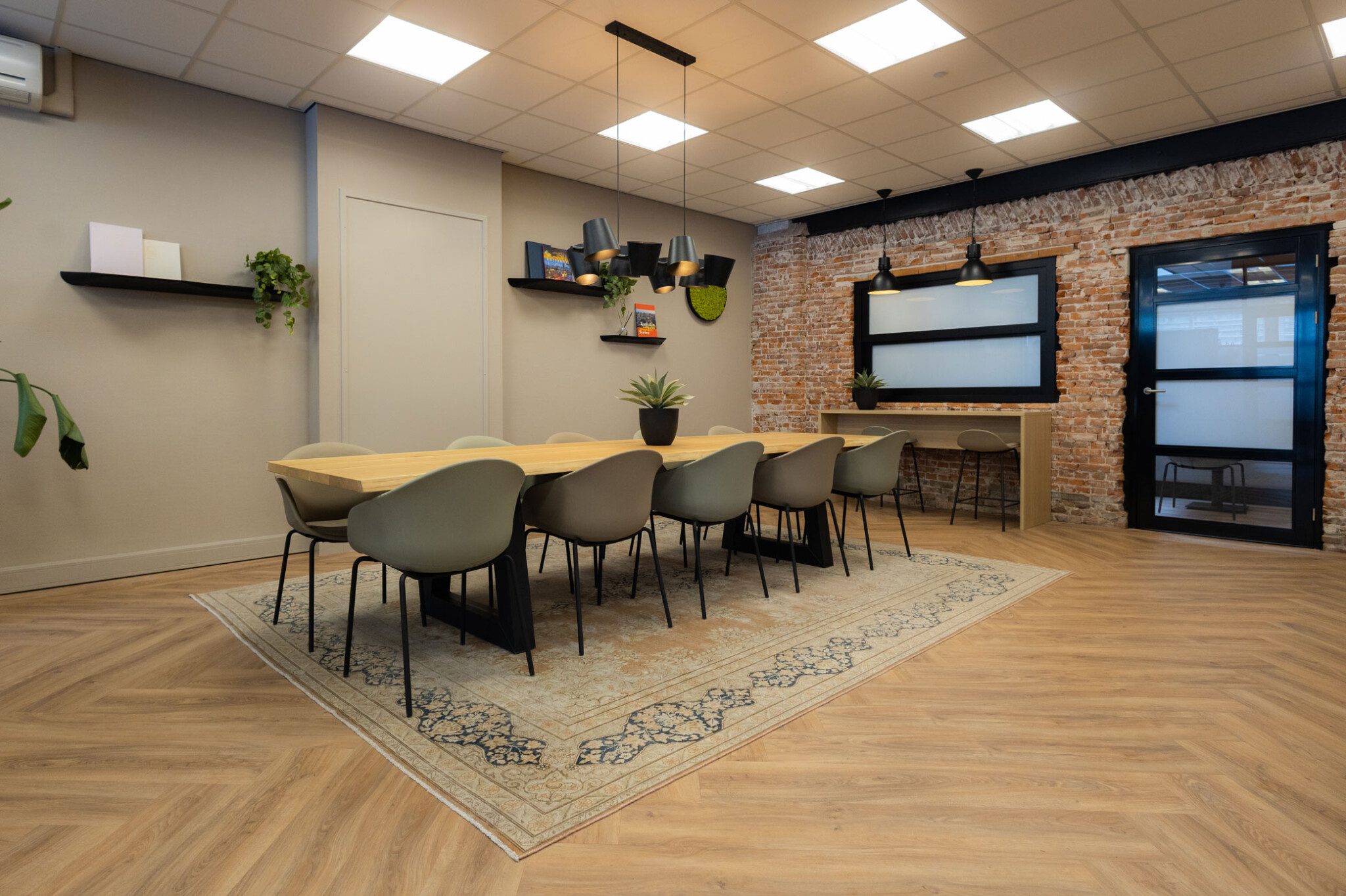 Inrichting Ooms Makelaars door Heering Office Den Haag