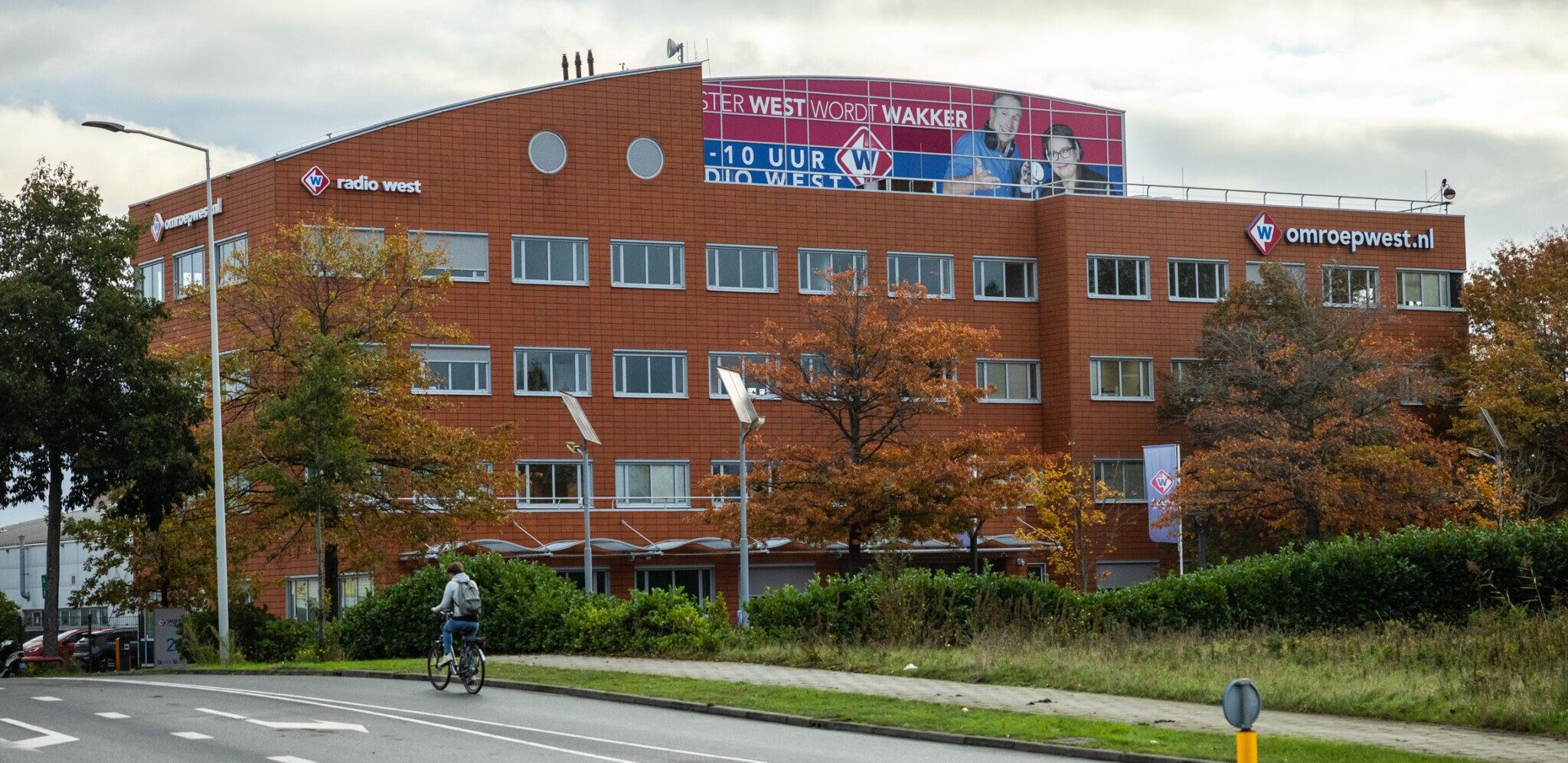 Omroep West bij Vingerling Kantoor Naaldwijk