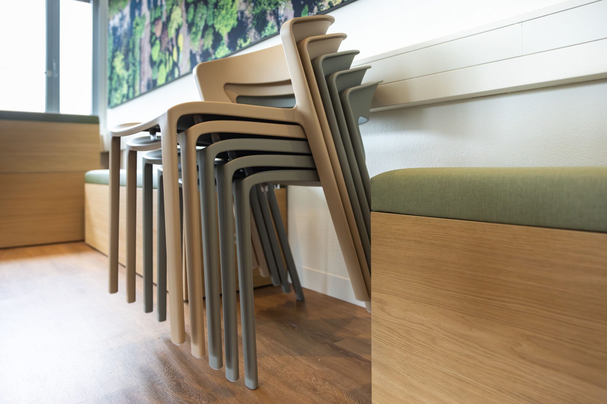 Omroep West bij Vingerling Kantoor Naaldwijk