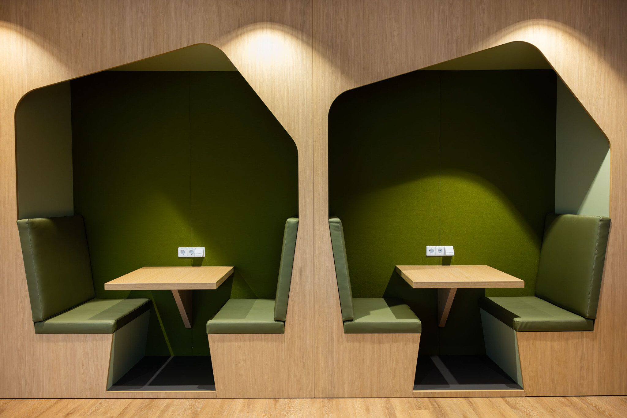 Omroep West bij Vingerling Kantoor Naaldwijk