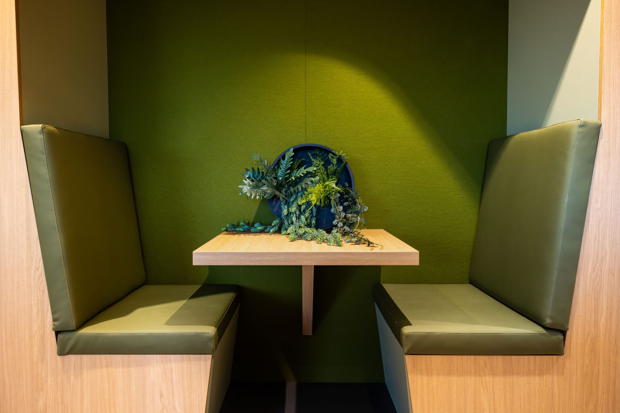 Omroep West bij Vingerling Kantoor Naaldwijk