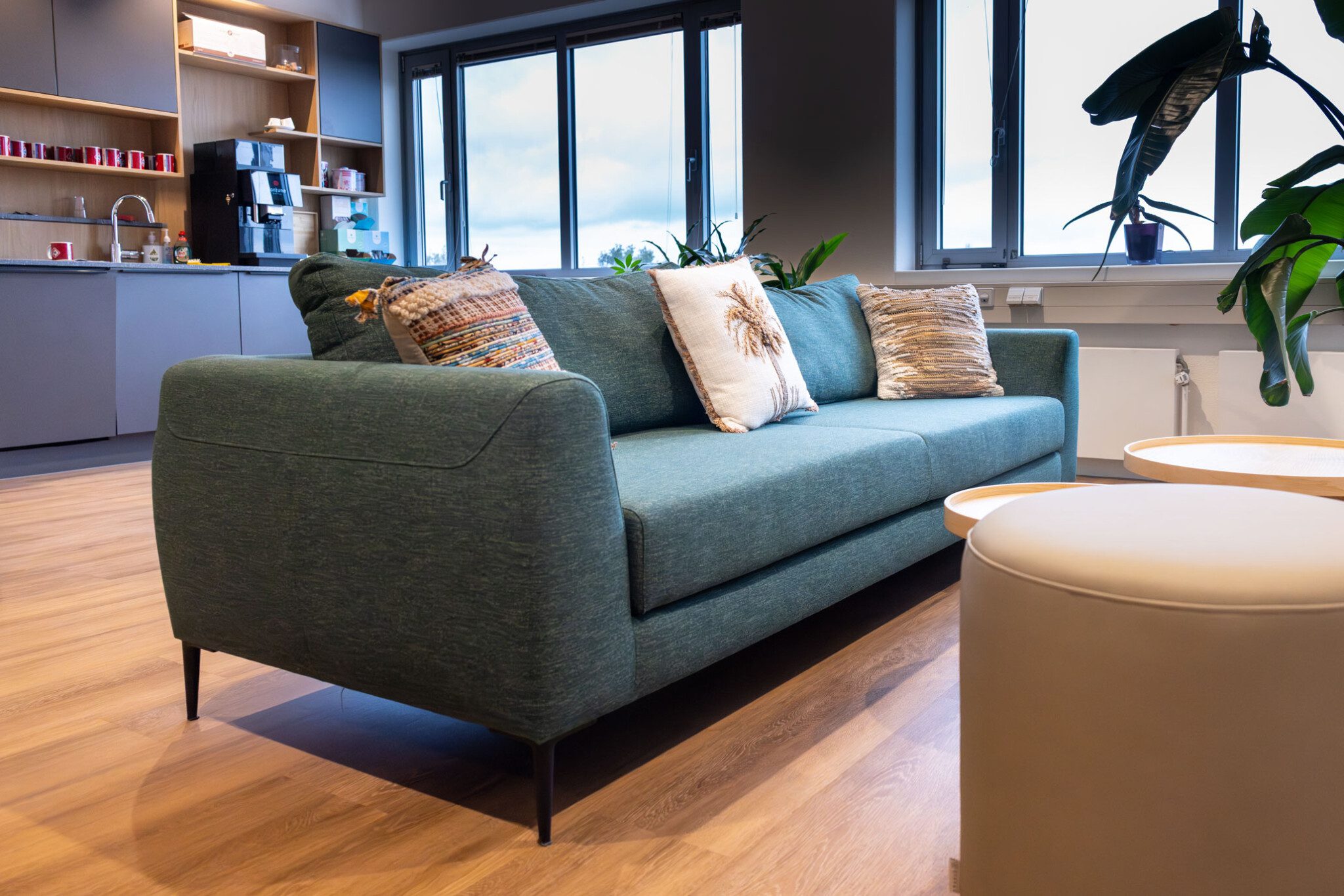 Omroep West bij Vingerling Kantoor Naaldwijk