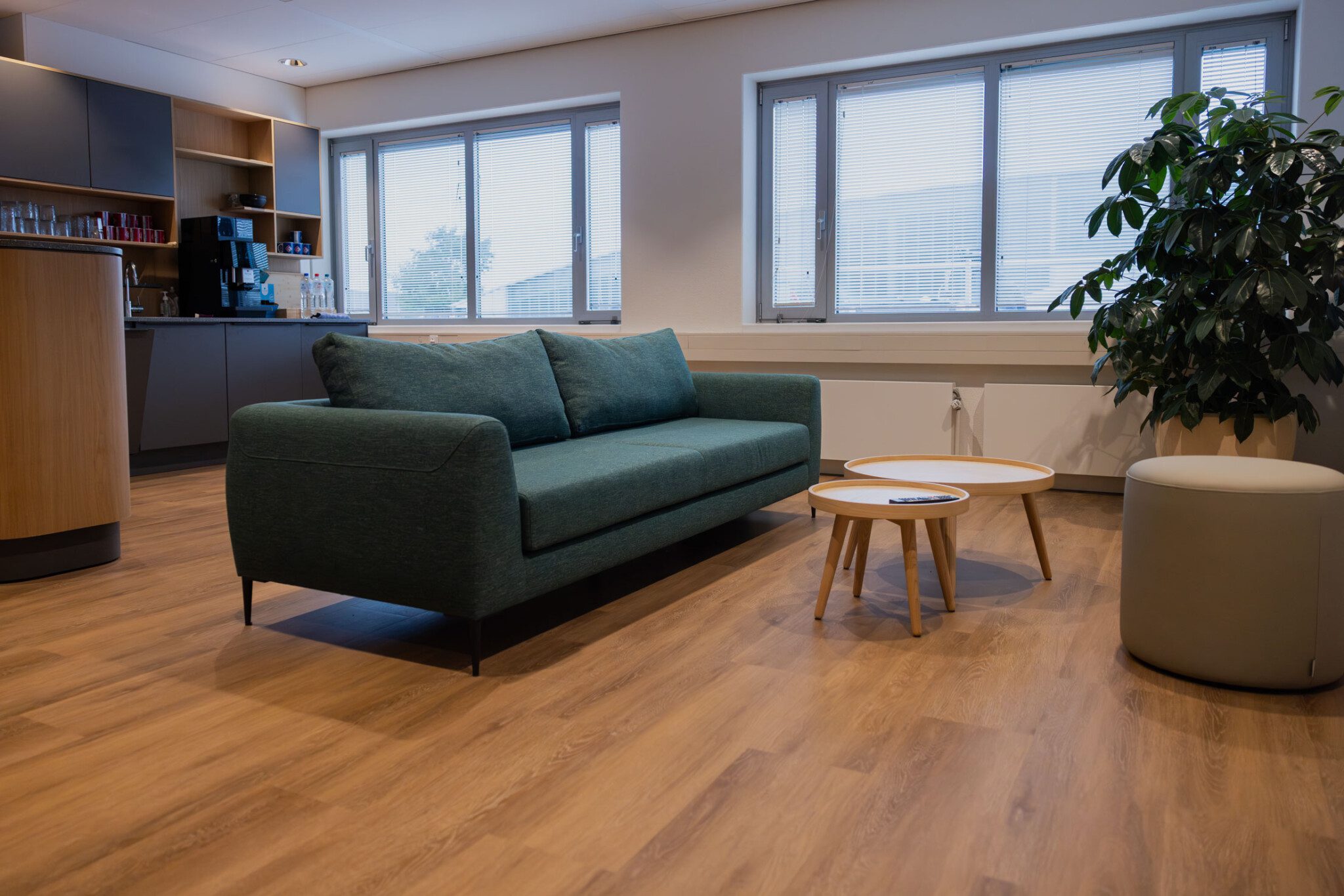 Omroep West bij Vingerling Kantoor Naaldwijk