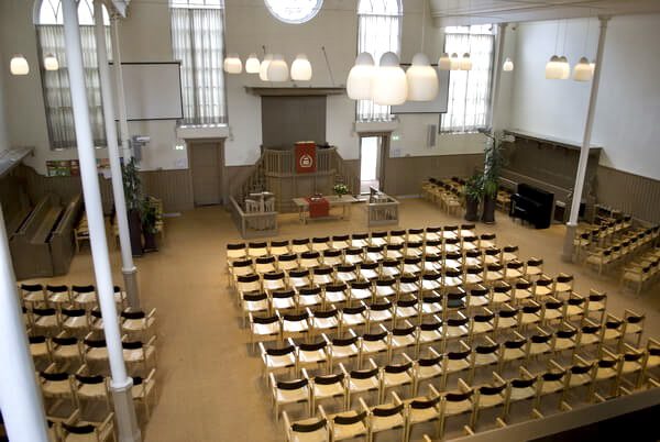 Kerkinrichting, kerkinterieur en kerkmeubilair door Vingerling Kantoor in Naaldwijk Westland
